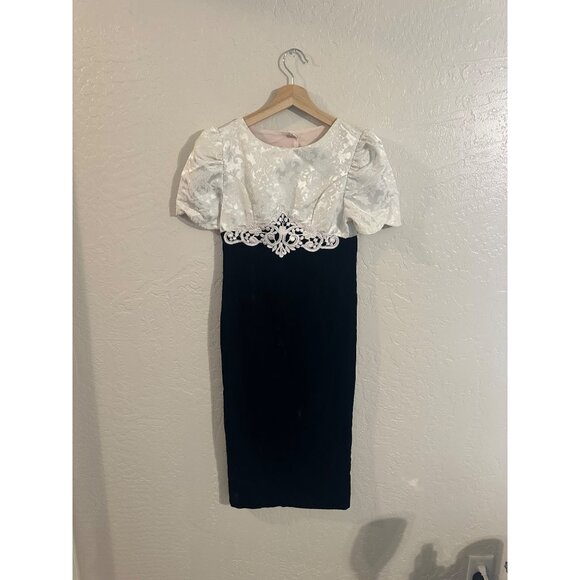 Jessica McClintock Girls Lace and Velvet Vintage Dress - Picture 1 of 12